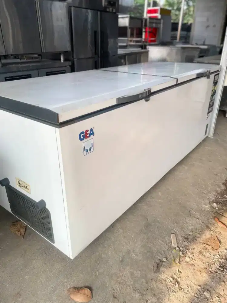 CHEST FREEZER GEA
MODEL AB-1200-TX

Kapasitas 1050L

Harga 6.500.000