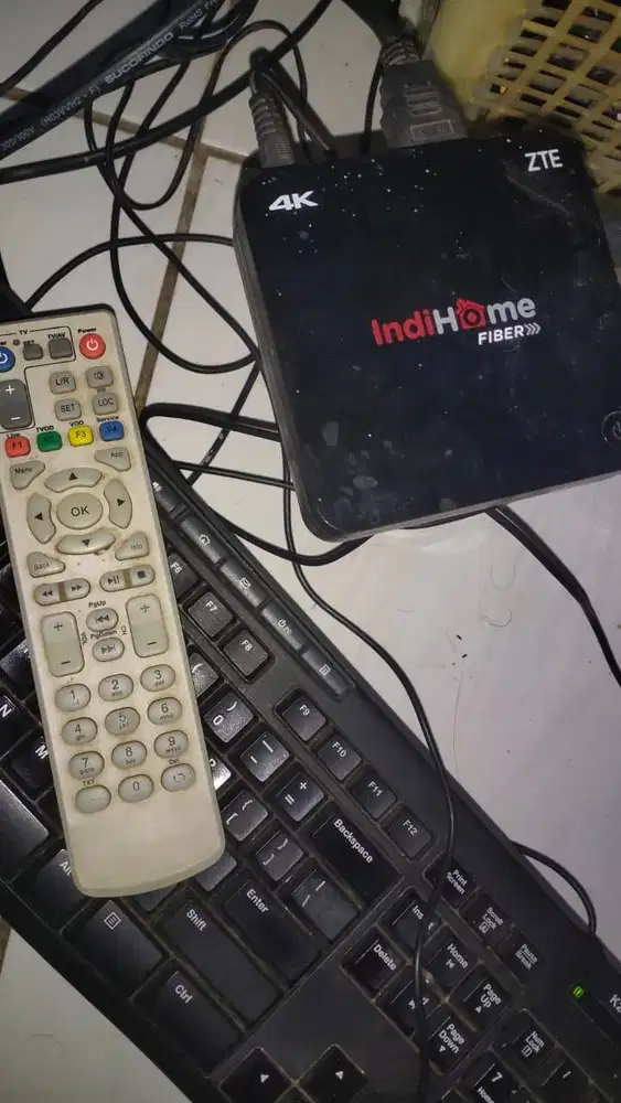 STB ZTE 4K Lengkap Adaptor dan Remote