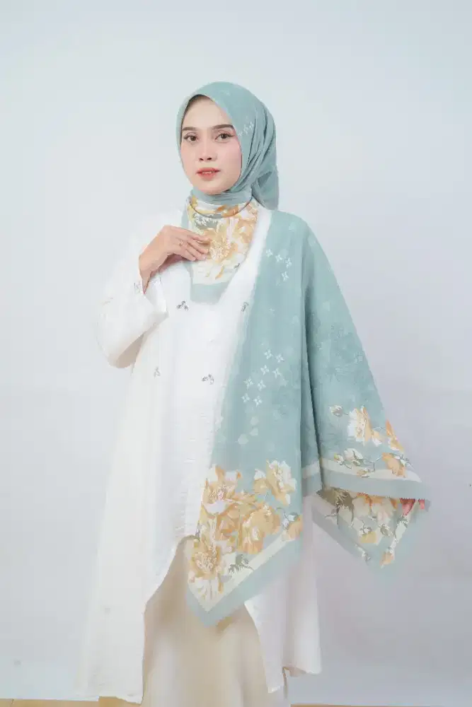 Hijab Segiempat Voal Premium Motif Thanzia Lasercut Elegan
