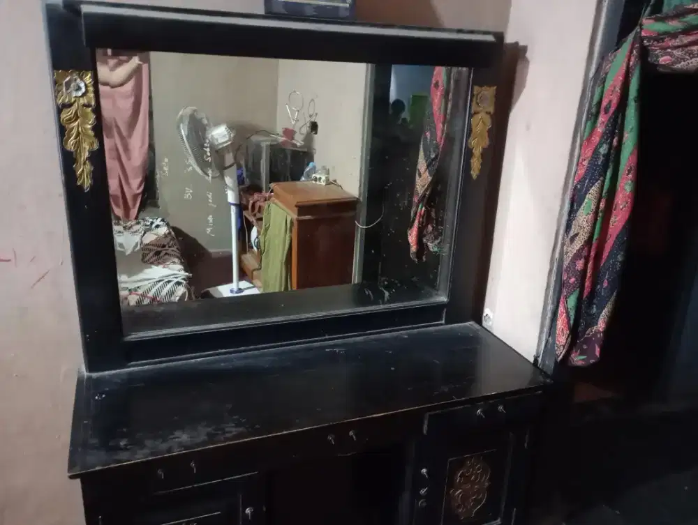 Tempat rias dan tmpt tdr