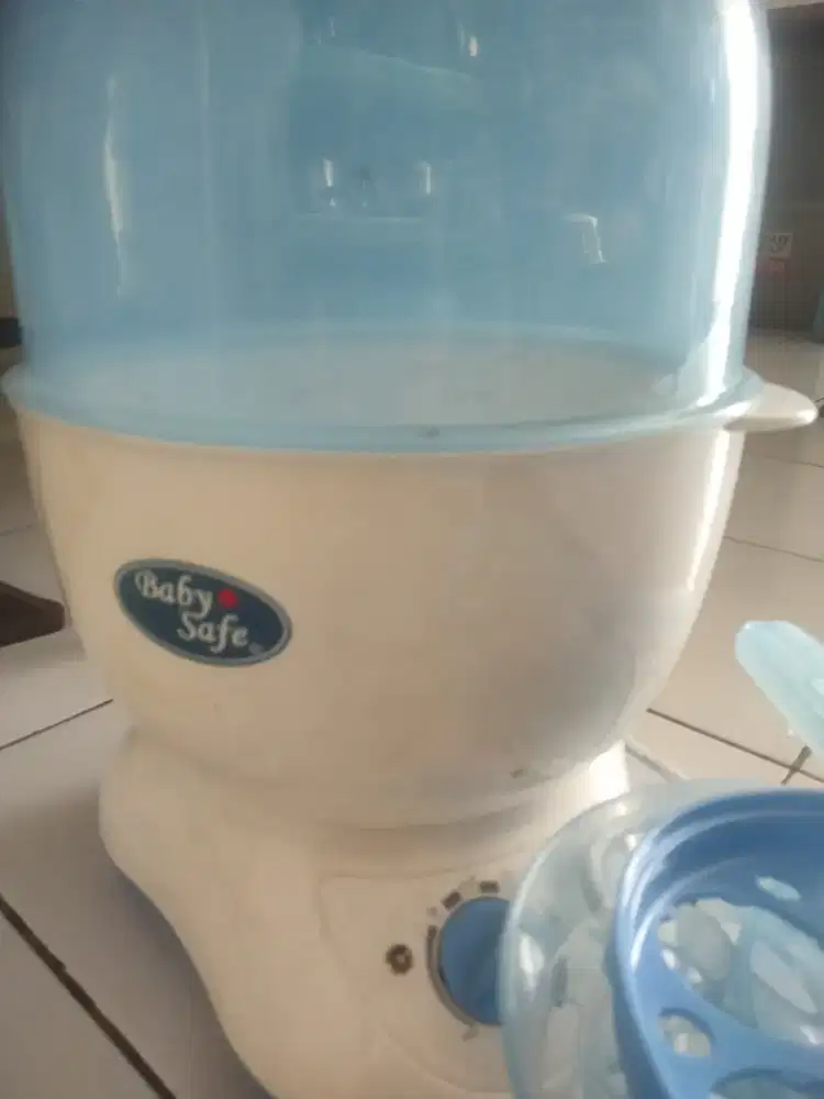 Pengering botol bayi