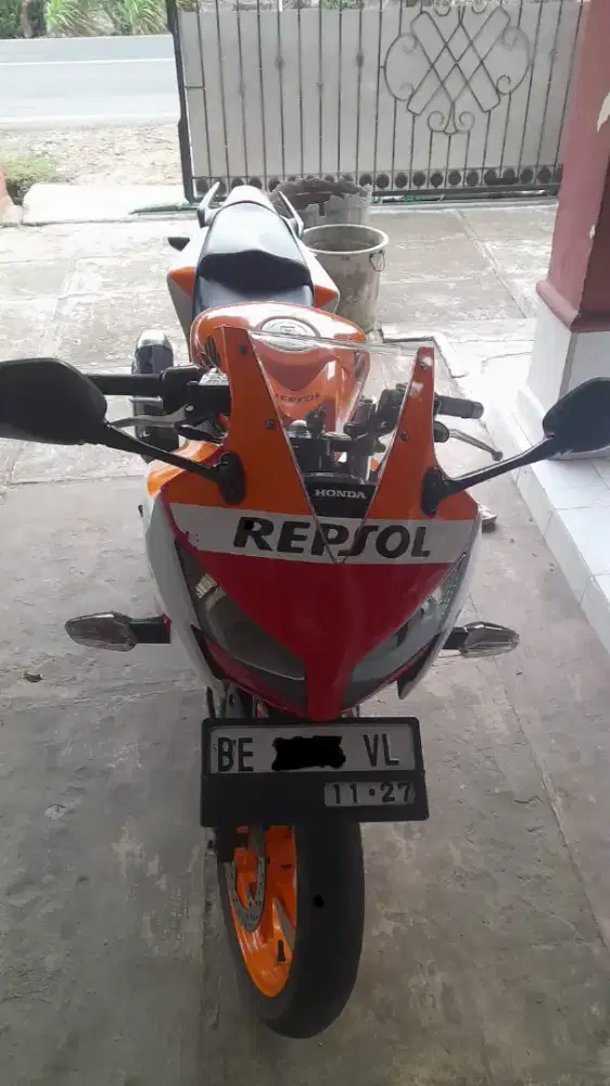 Honda CBR150R Repsol 150cc — Sport, Injeksi, Surat Lengkap