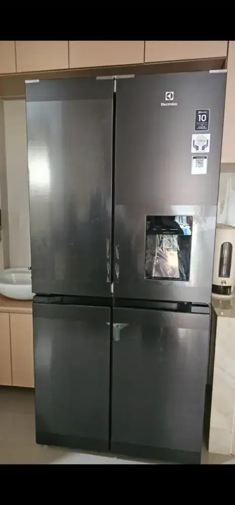 Kulkas 4 pintu electrolux