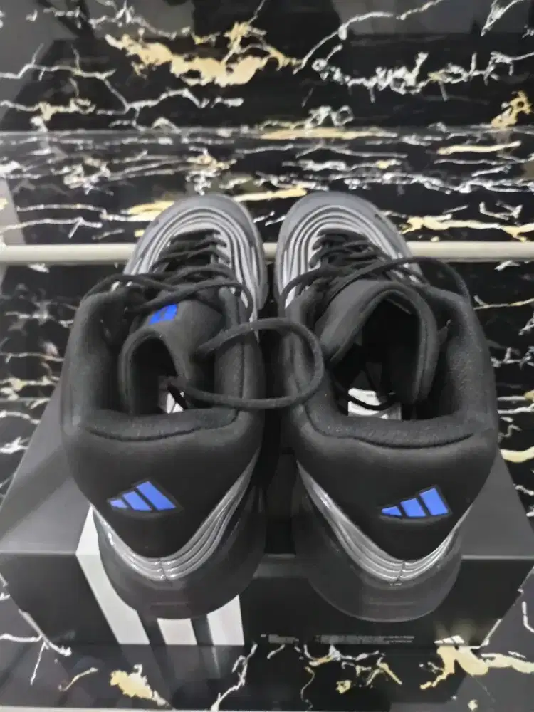 Sepatu Adidas Basket