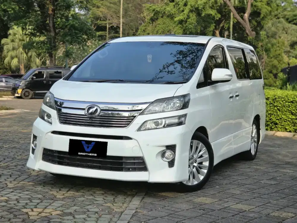 Toyota Vellfire 2013
ZG 2.4 Automatic
Premium Sound (TDP 3 juta)