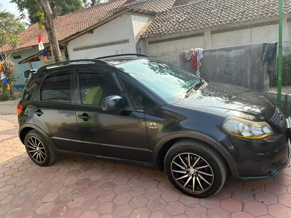 suzuki x-over sx4 2012