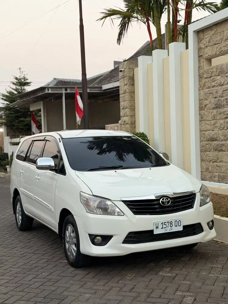 Toyota Innova Matic Solar [2012]