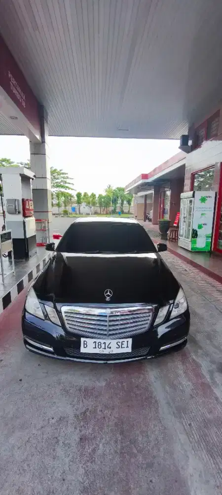 Mercedes Benz E200 W212 2023 Low KM mobil rawatan an Pribadi
