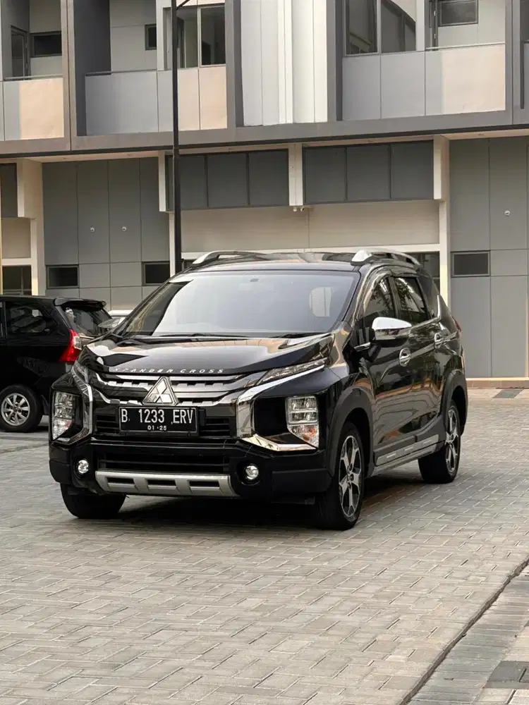 KM 37.000!!! MITSUBISHI XPANDER CROSS 1.5 PREMIUM PACKAGE TAHUN 2019