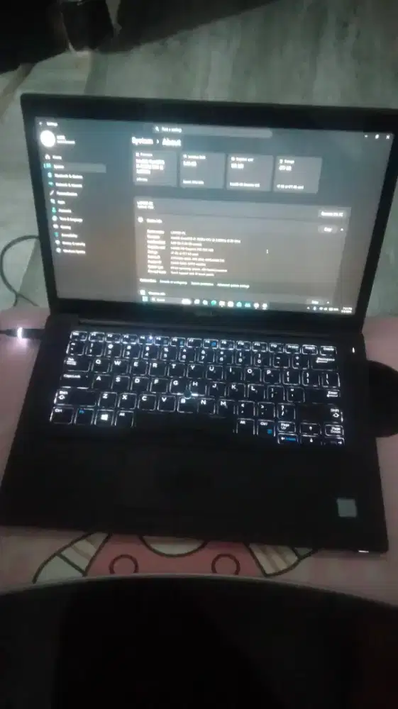 Laptop Dell Core i7 layar sentuh mulus