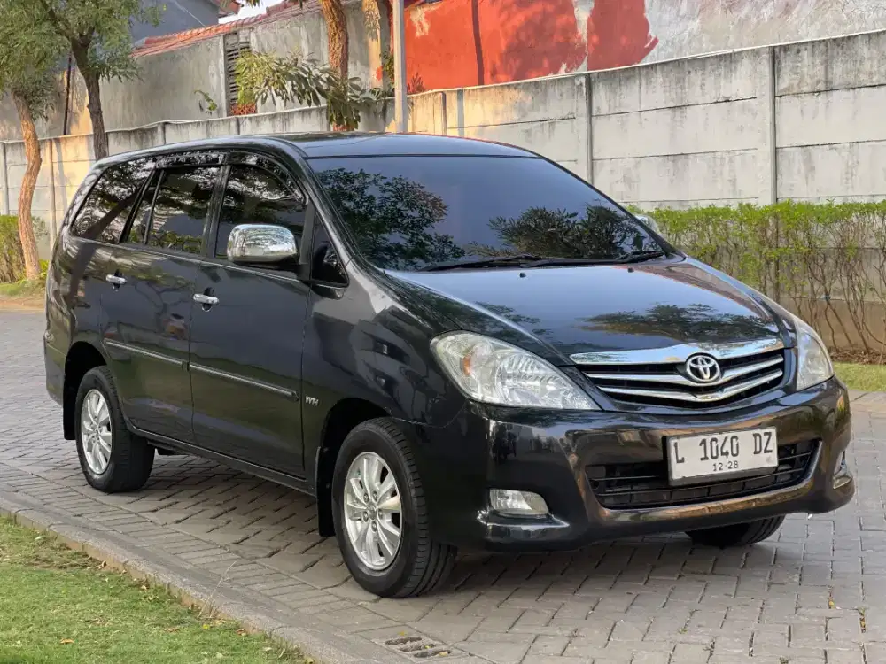 Innova V lux bensin matic