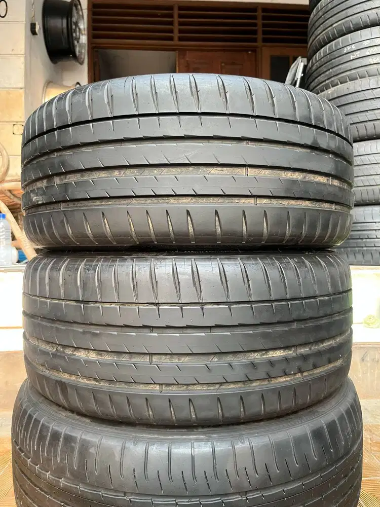 Ban Michelin Pilot Sport 4 225 40 r18 2Pcs