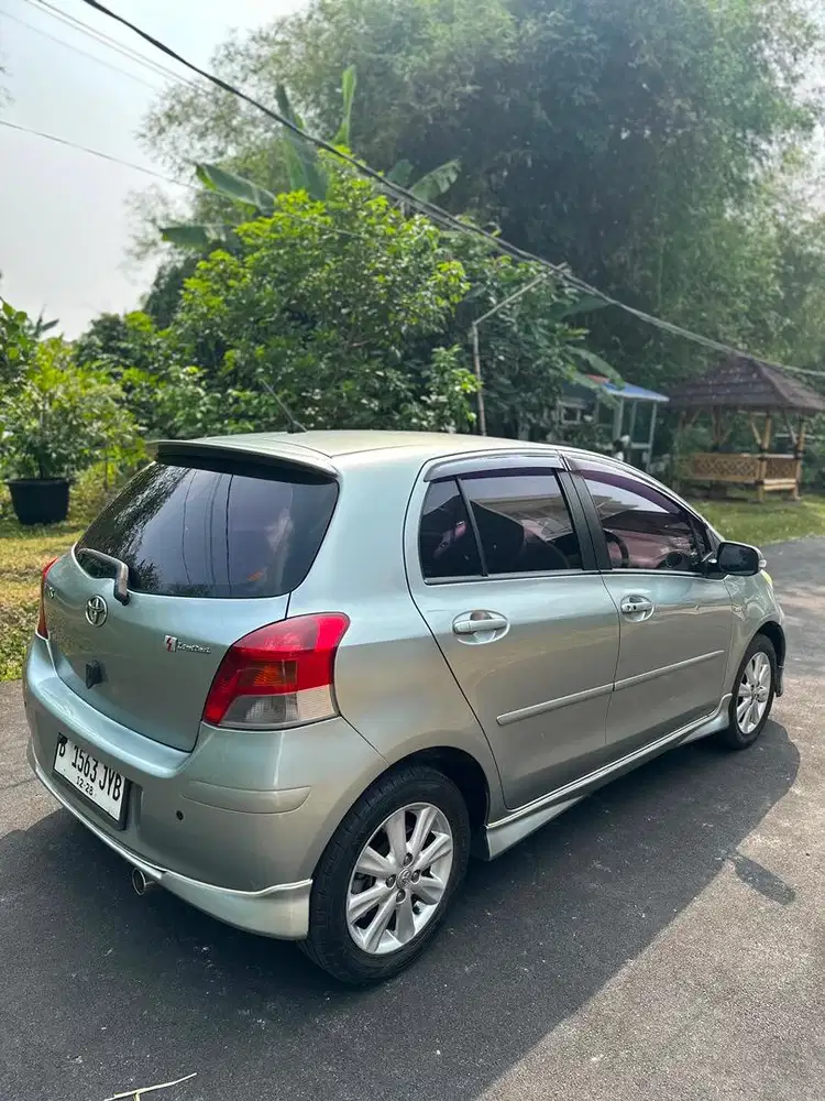 2011 Toyota Yaris 1.5 S Limited AT