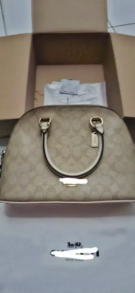 Tas Coachhhh mirror