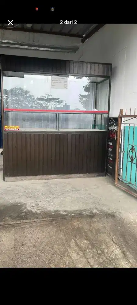 Etalase makanan besar
