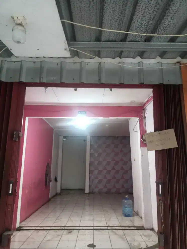 Disewakan sebuah Ruko ,, posisi di hoek