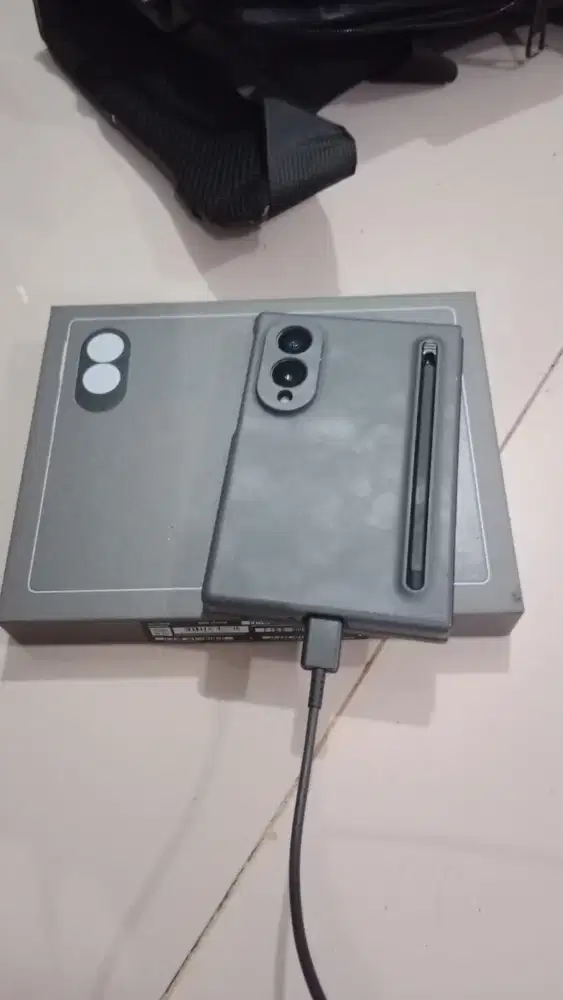 FOR SALE SAMSUNG GALAXY Z FOLD 8