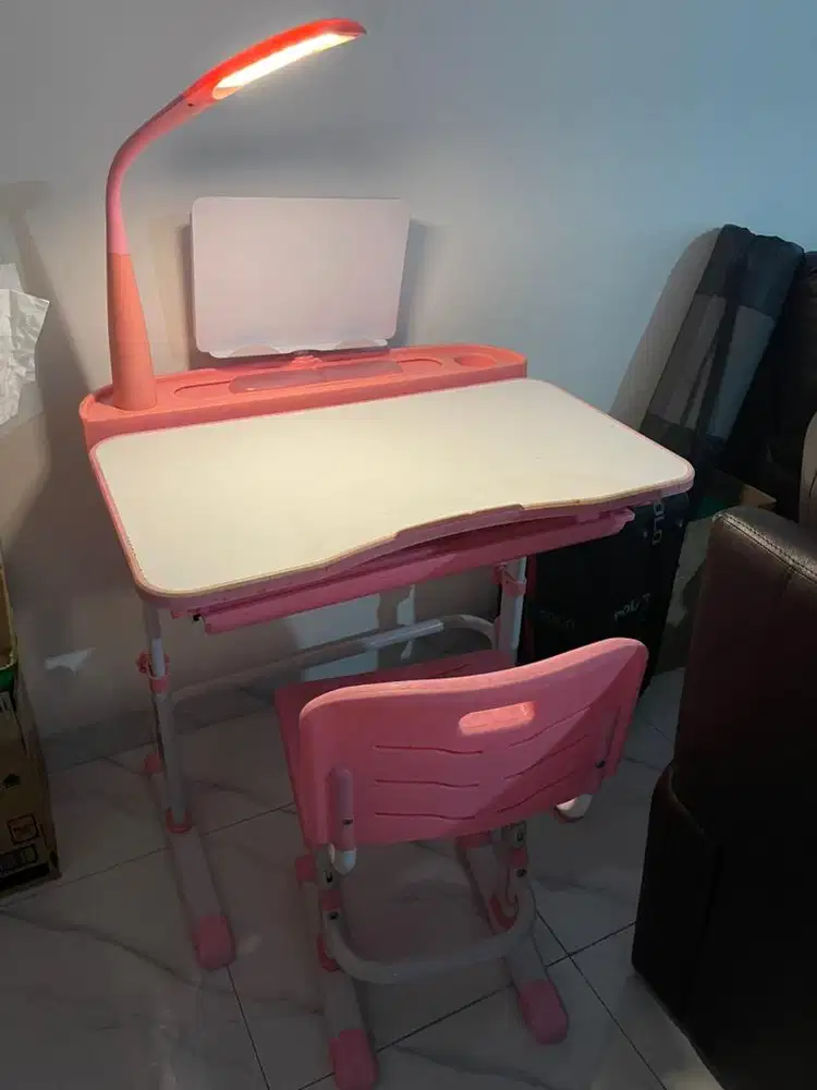 Meja Belajar Set Pink INFORMA