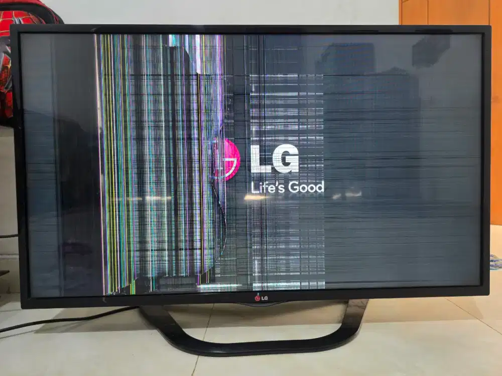 LG 42 inch Smart TV Wi-Fi ‐ LG 42LN5710