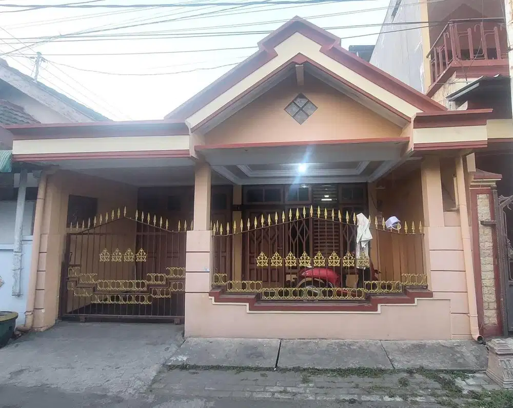 RUMAH 2 LANTAI STRATEGIS