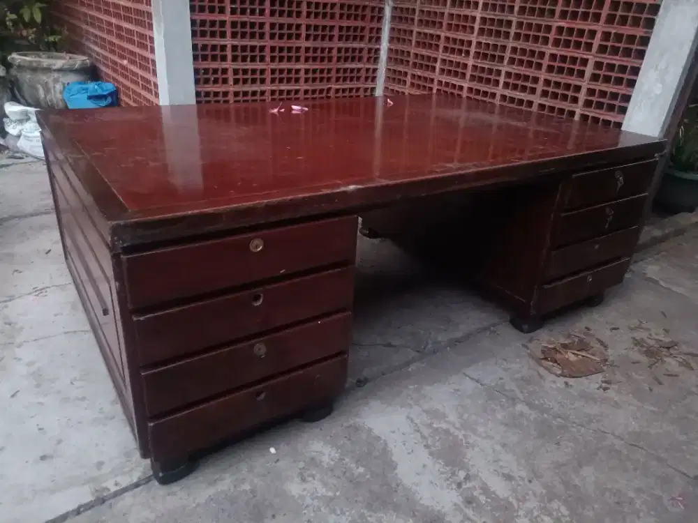 Meja kantor kayu jati