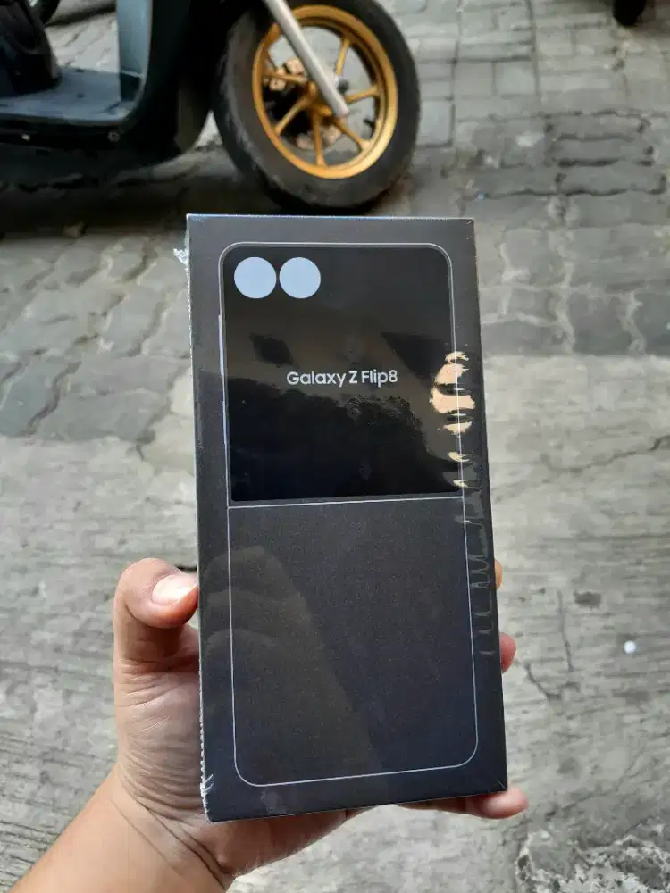Samsung Galaxy Z Flip8 12GB/256GB