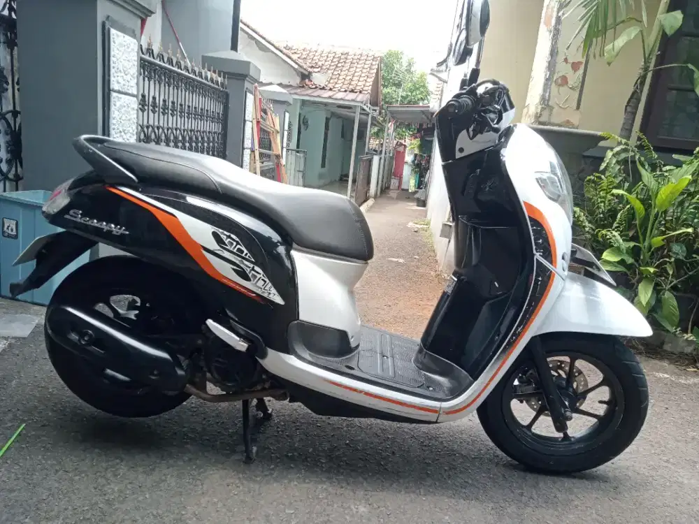 di jual scoopy thn 2019 ss komplit