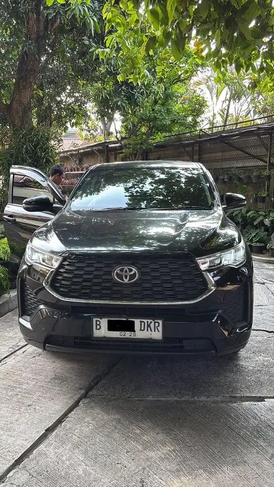 Innova Zenix V AT 2023