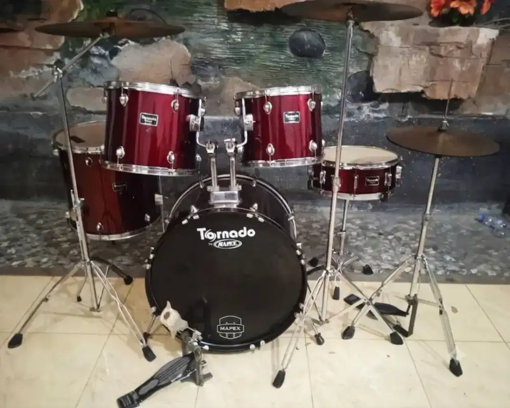 Drum Mapex Tornado, plus simbal