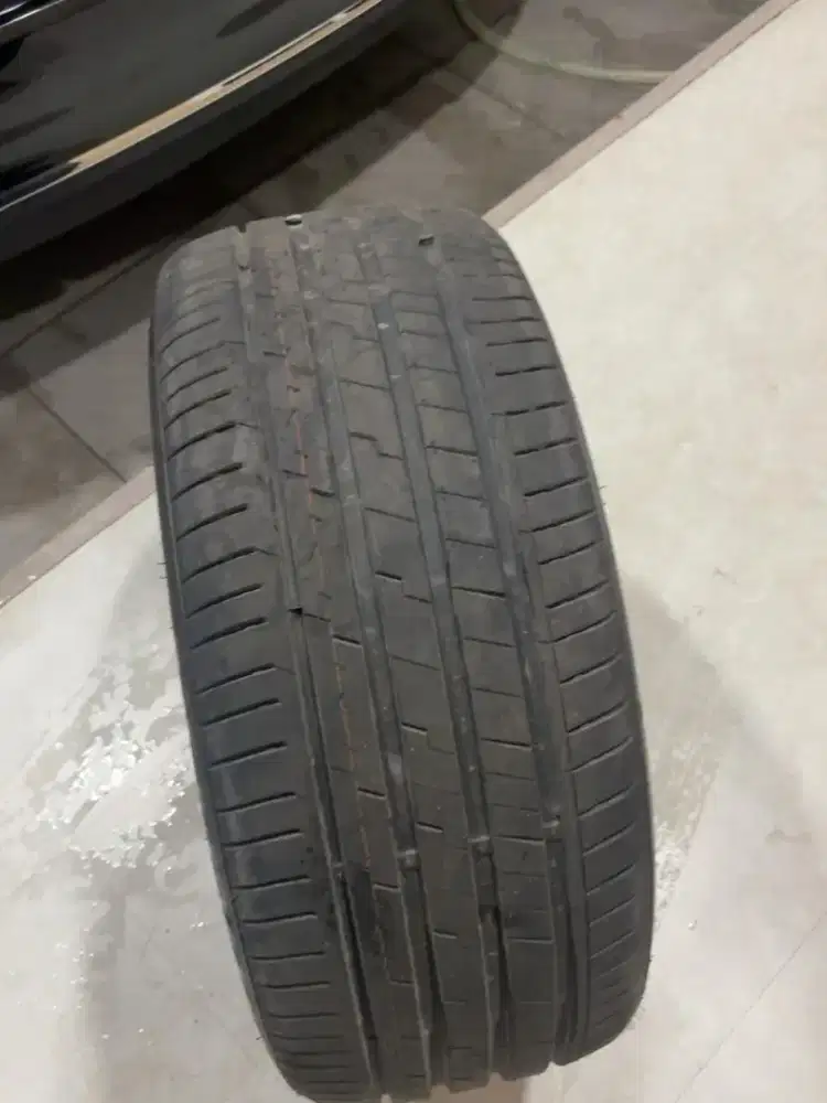Accellera Iota EVX RFT 245/40 R19 – Baru Pakai 5 Hari
