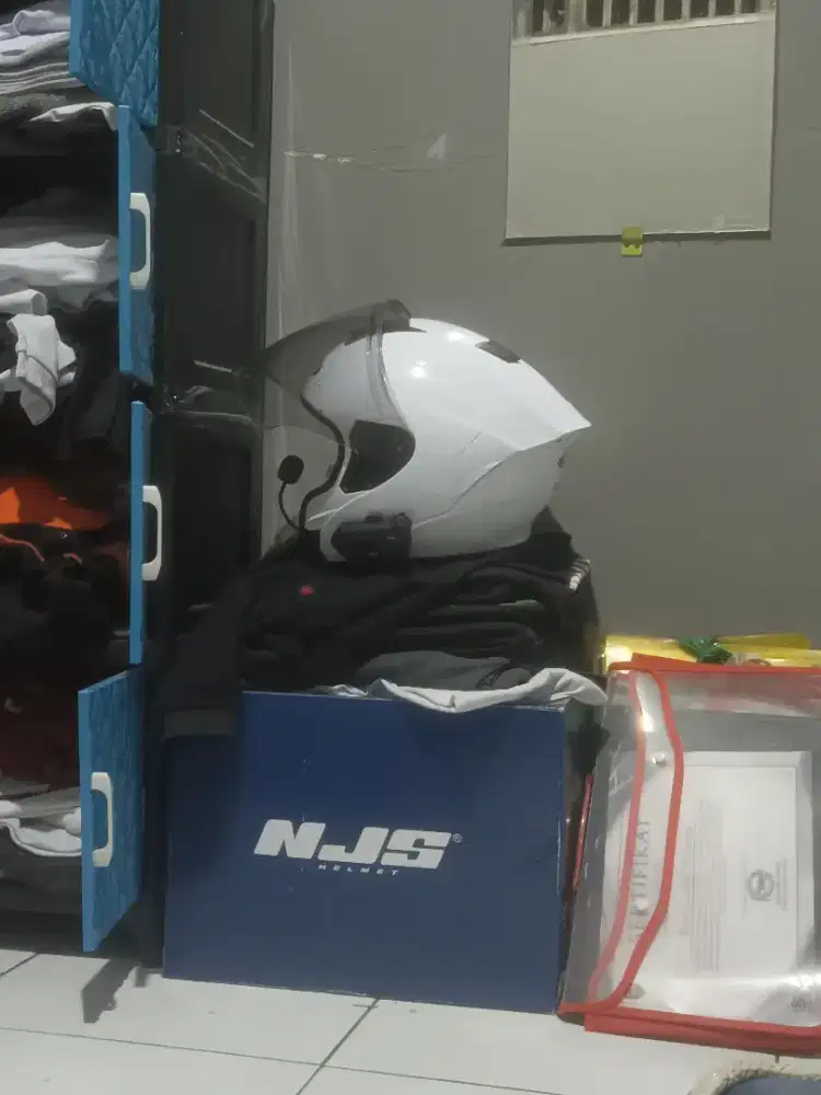 Helm NJS kairoz XL white ( free intercom y10 )