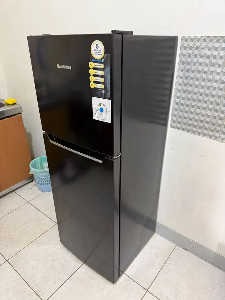 Changhong Kulkas 2 Pintu 150 Liter CRF-208 Black – Kondisi Baik