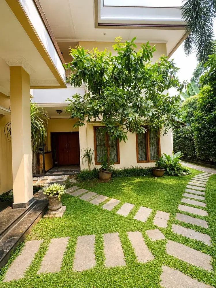 Rumah Mewah Semifurnished Di Menteng Jakarta Pusat