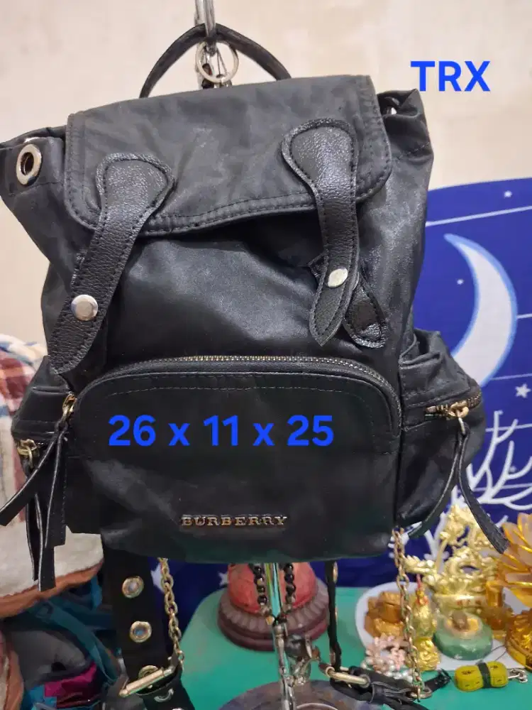 Tas ransel branded
Burberry uk 26 x 11 x 25
Limited edition
Barang ter