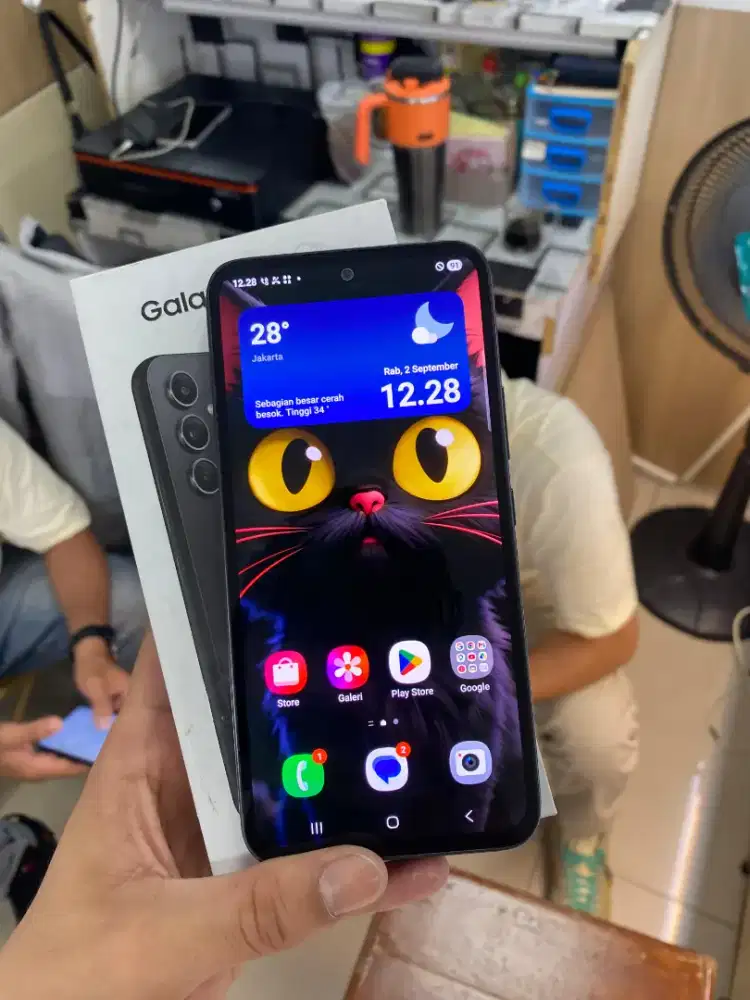 Samsung A54 5G 8/256GB
Warna : Black - Fullset