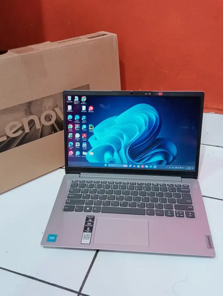Laptop Lenovo Ideapad Slim 1i Prosesor Intel Celeron N4020