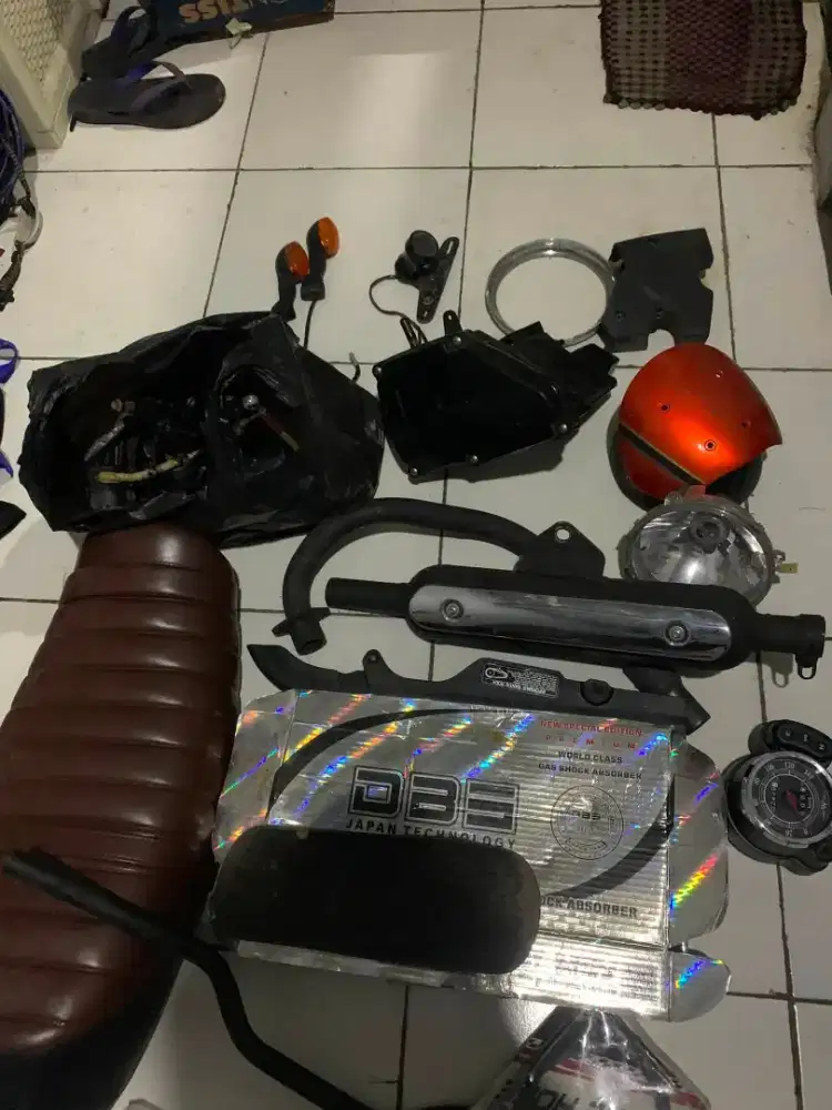 KAWASAKI W175 ORANGE