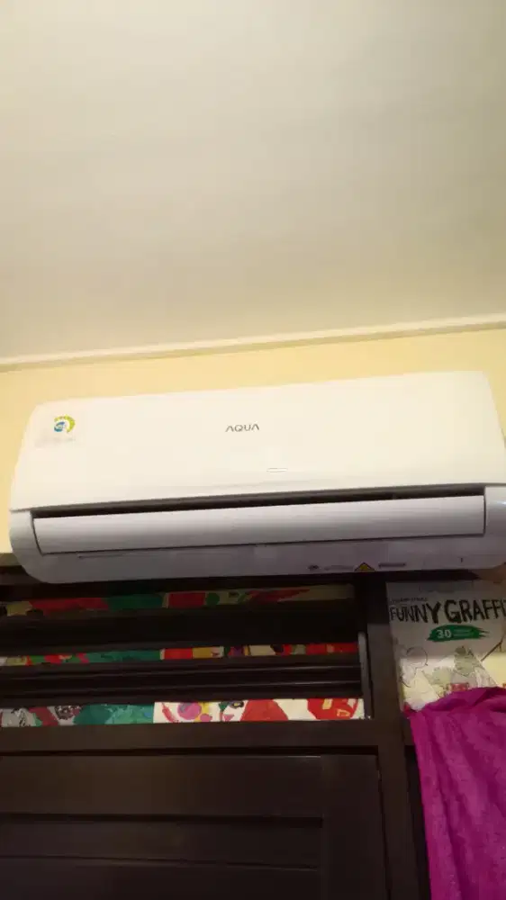 Di jual AC merk AQUA 1/2pk