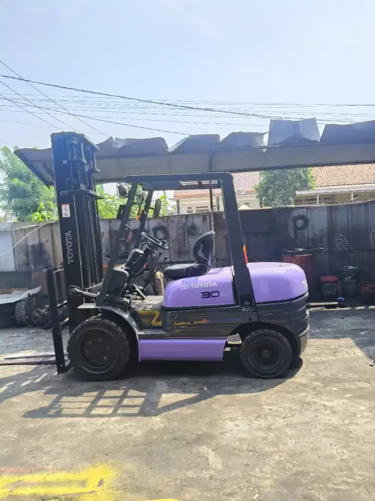 Forklift Toyota 3 Ton,Manual,Tiang 4 Meter,Mesin 2Z,6FD30,Tahun 1998