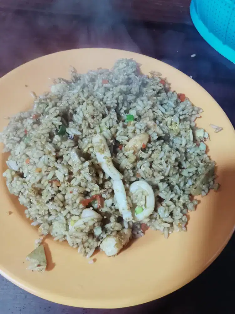 Lowongan pekerjaan bantu bantu di warung nasi goreng