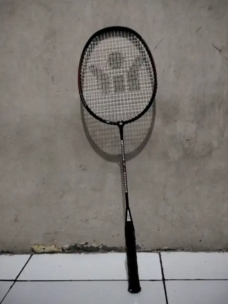 Raket badminton