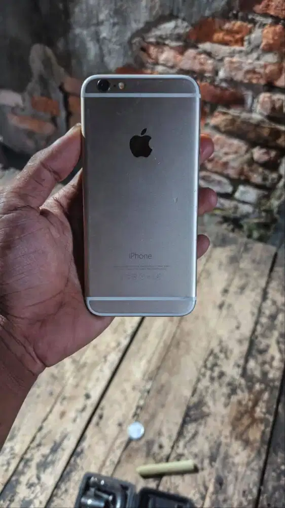 IP 6 128gb nego sampe jd minta ganti lcd di cas respon getar