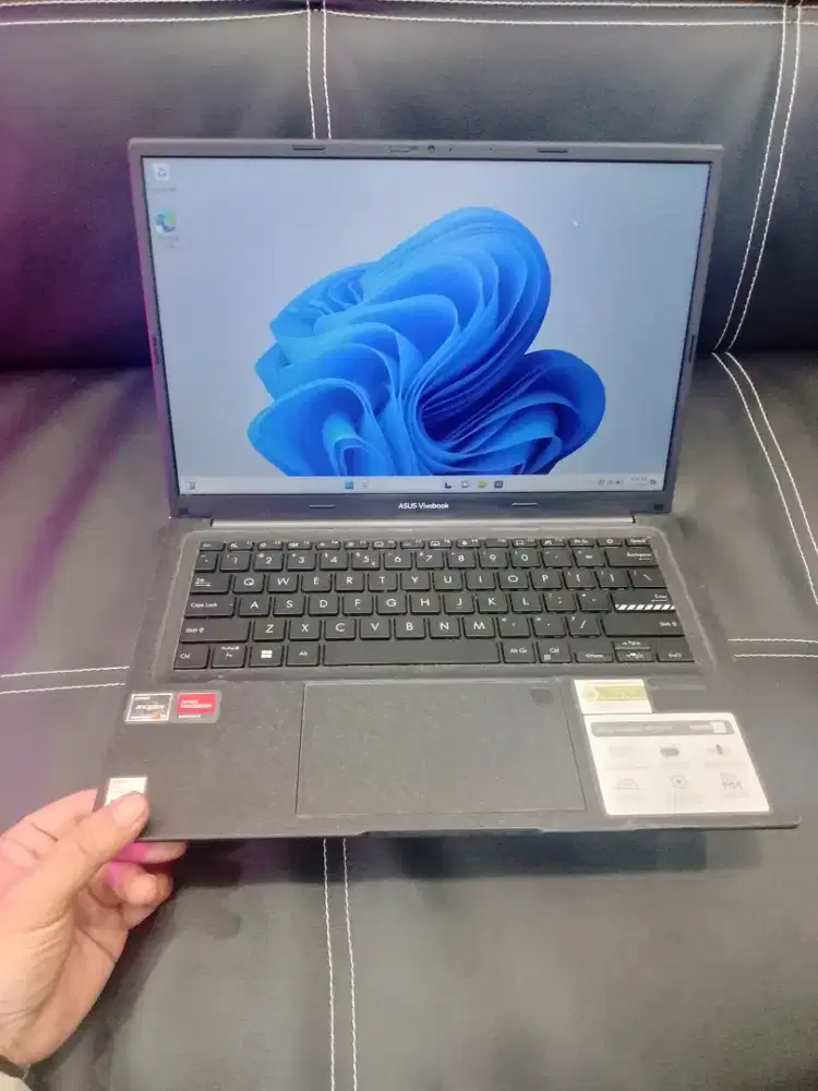 Laptop Asus Vivobook M1405YA Ryzen 5 7430U Ram 8 GB SSD 512 GB Win 11