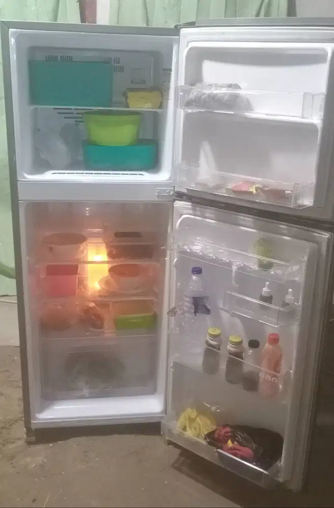 Kulkas 2 pintu LG.Mesin Original Pabrik Belum Pernah Rusak.(diantar fr