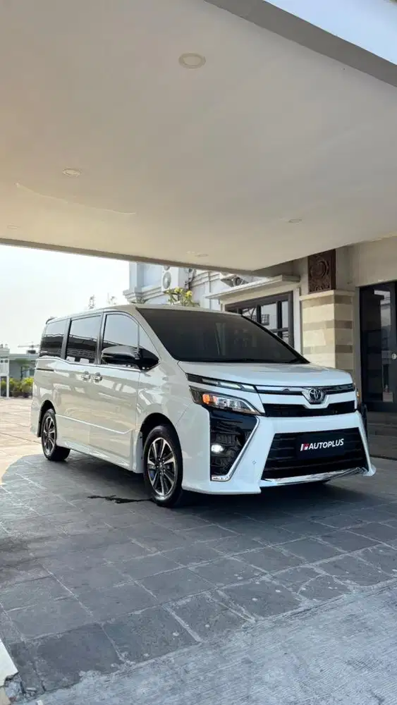 [KM 40RIBU] TOYOTA VOXY 2.0 2019