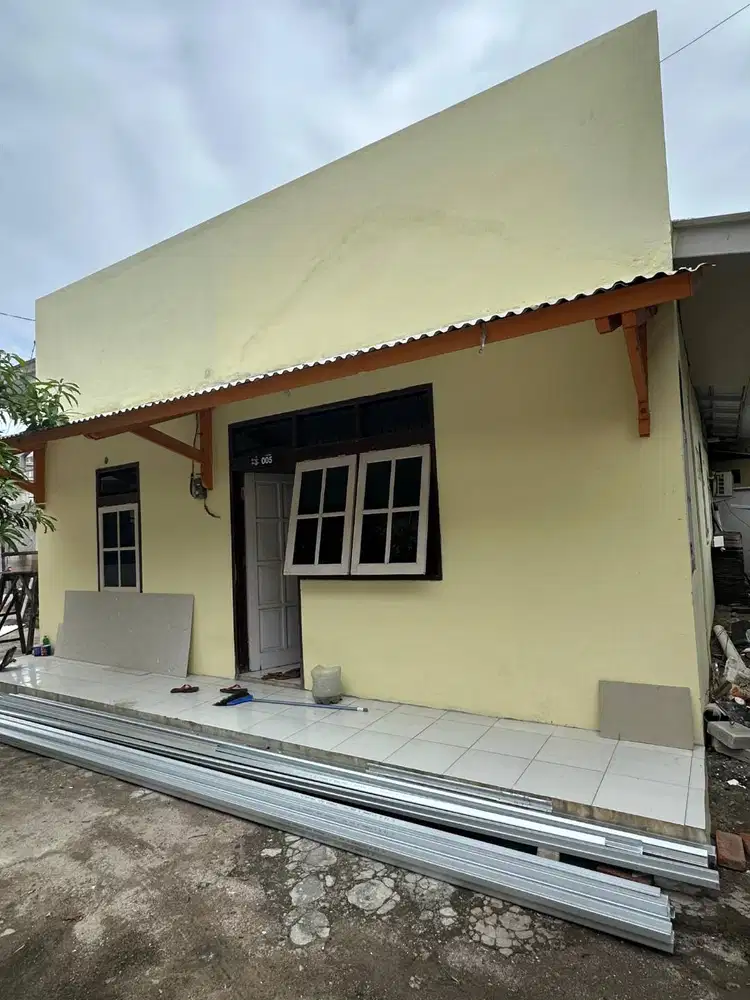 Rumah Kontrakan 2 KT di Bekasi free parkir mobil