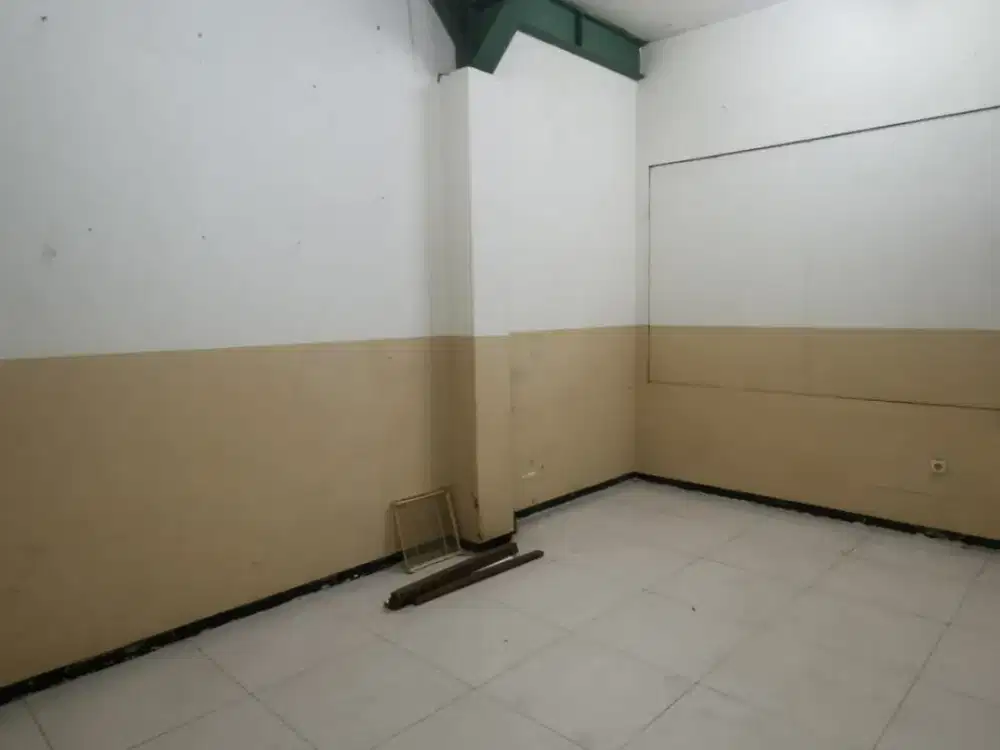LANGKA!! Ruko 3 Lantai Stategis Raya Kedungdoro Dkt Tunjungan Dan Tengah Kota