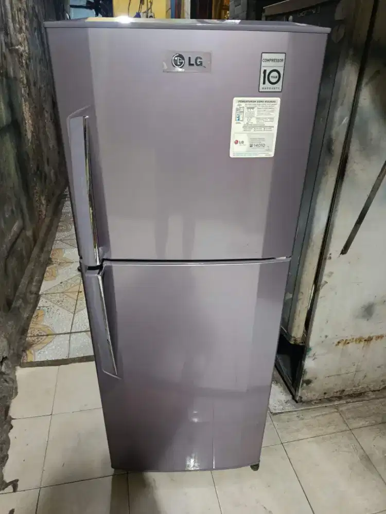 Kulkas 2 pintu merek LG