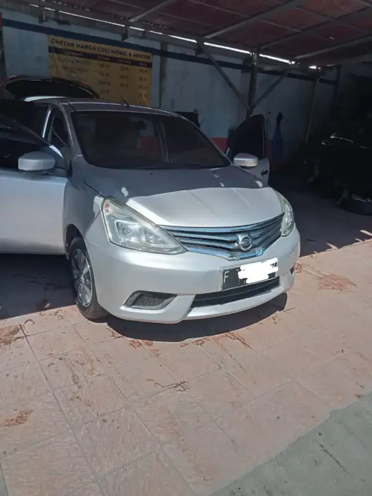 Grand Livina 1.5 MT 2016