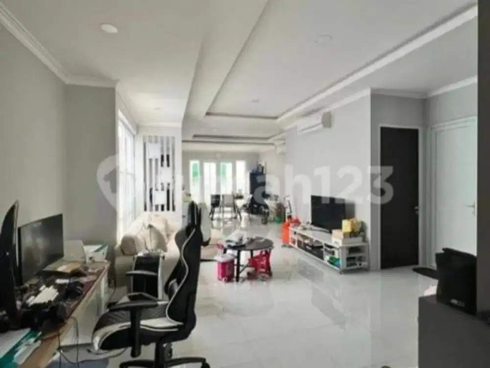 Rumah Luas 200 Meter Jual Murah di Metro Permata Tangerang Samping Portal Parkir Lega